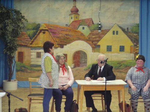 Hraje celá dědina aneb S veselou myslí na nesmysly. - 18.3.2006